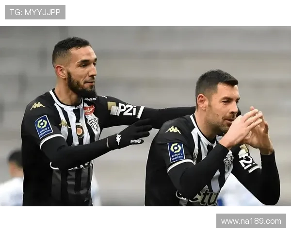 法甲球员整体表现分析:攻防两端的综合评估 法甲球员整体表现分析:攻防两端的综合评估