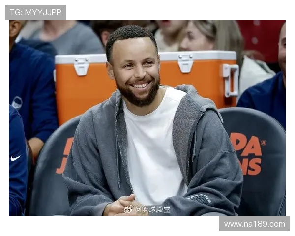 桑托斯称赞库里在场上影响力带给年轻球员更多发挥空间与自由