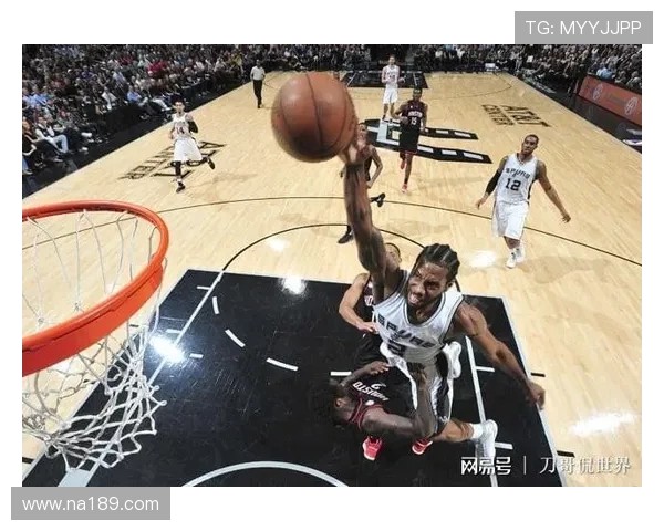 猛虎出笼！锡安上半场表现抢眼轻松斩获15分3篮板展现强大实力